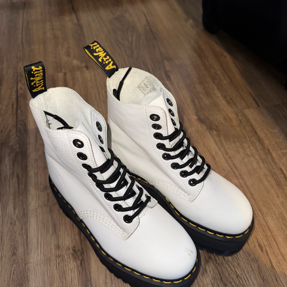 Dr. Martens White Jason Max Pascal